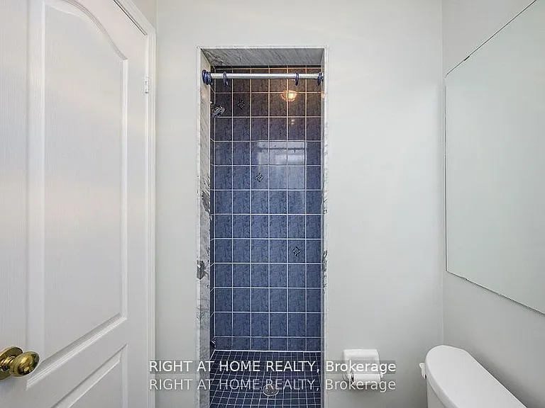 1724 Samuelson Cir — Photo 20