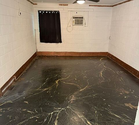 2nd image of 606 1/2 Coleman St