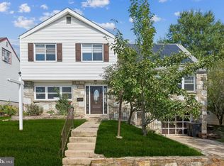 9810 Bridle Rd, Philadelphia, PA 19115