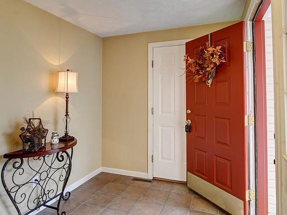Foyer 9x8