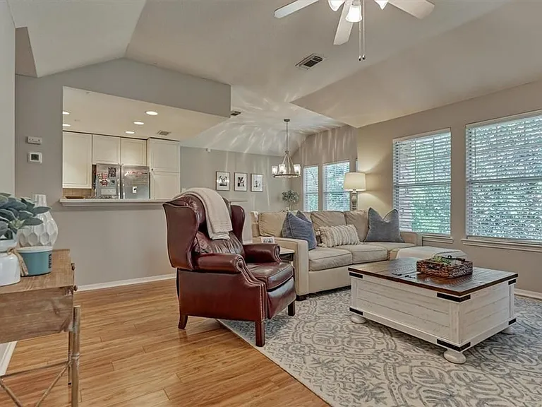 87 Woodlily Pl — Photo 7