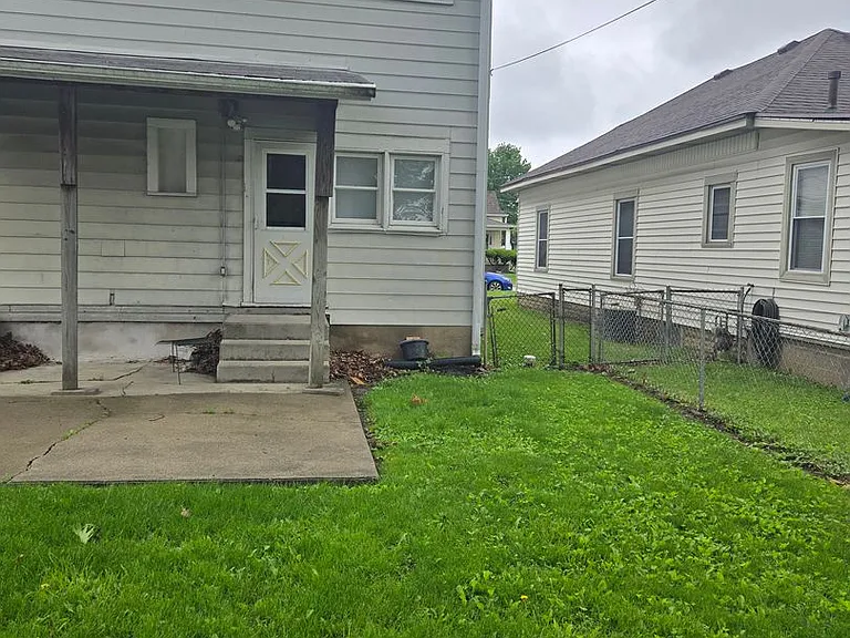 1104-1106 S Jay St — Photo 3