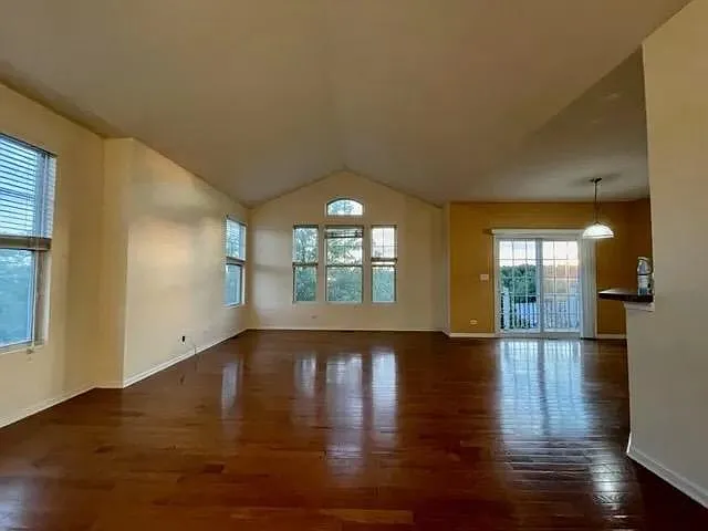 4258 Central Park Ln — Photo 4