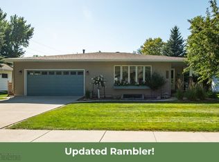 2402 Evergreen Rd N, Fargo, ND 58102