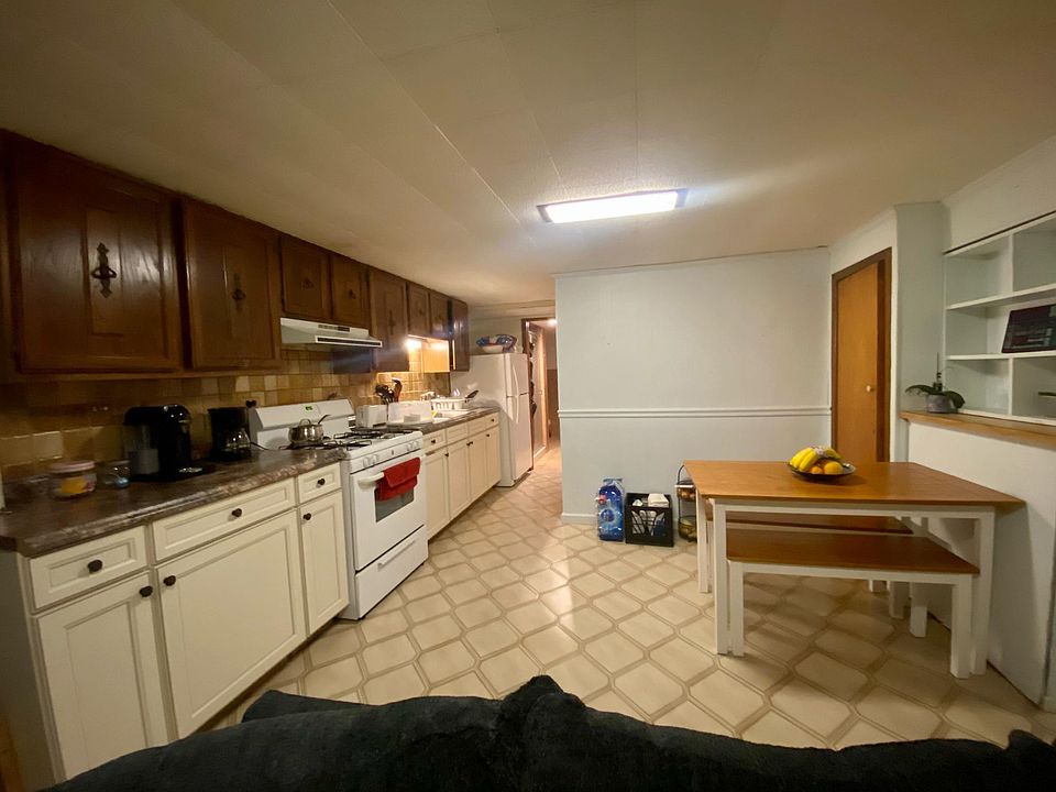 2nd image of 6 McCabe Ct #1