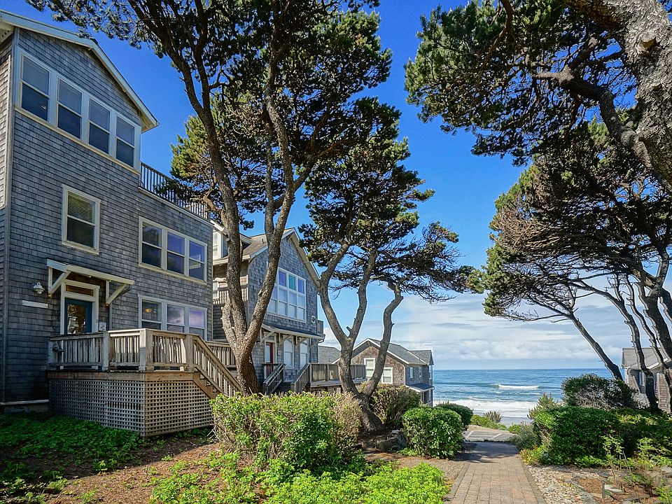 1st image of 484 Bella Beach Cir