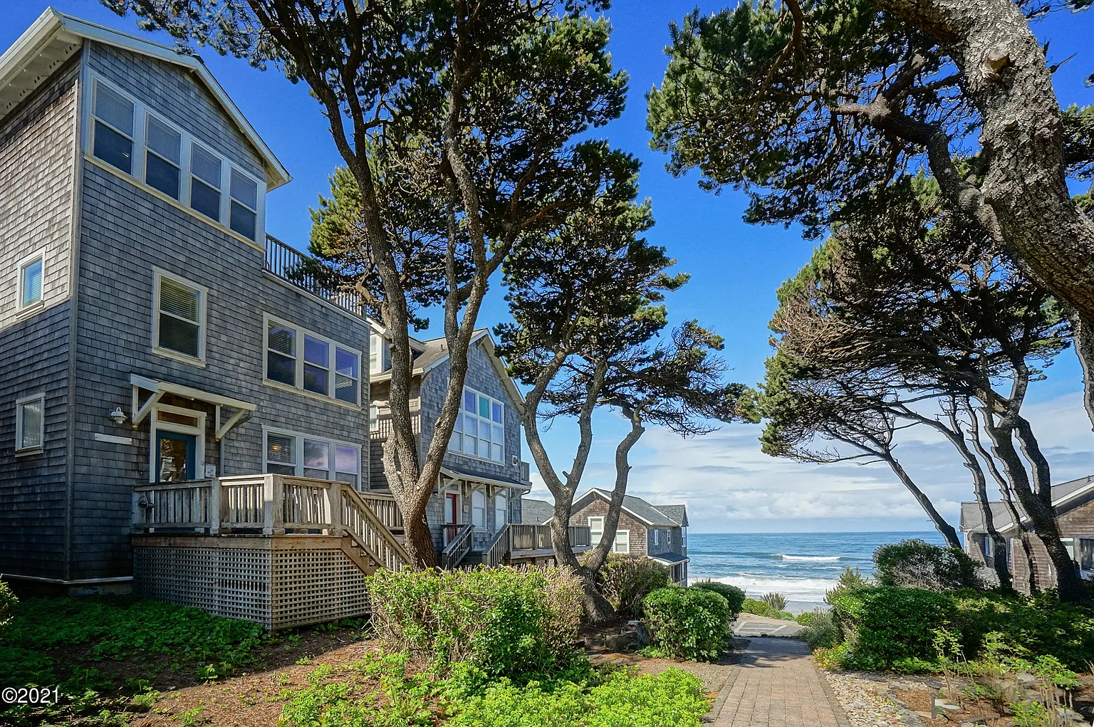 484 Bella Beach Cir photo 1