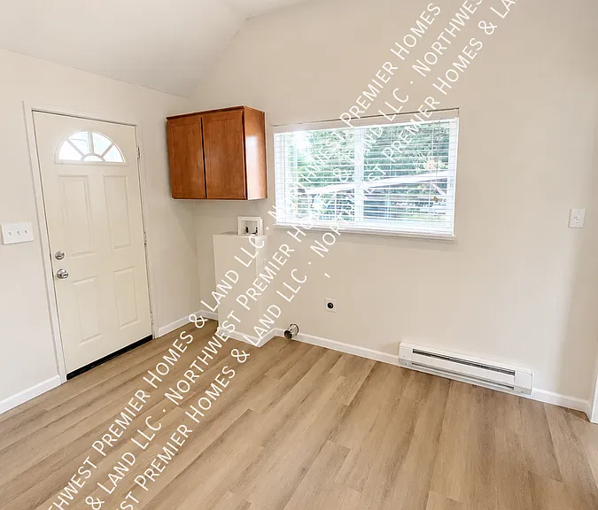 2690 Erlands Point Rd NW — Photo 5