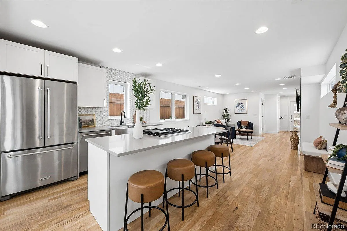3 bed, 1771 sqft, $3,300 — Photo 3