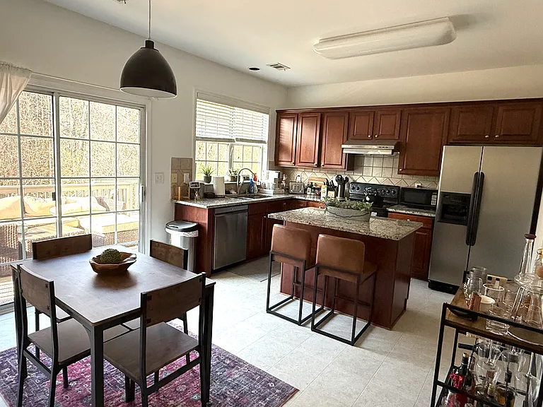 612 Friars Head Ct — Photo 5