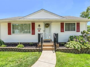 4320 Fatima Dr, Saint Louis, MO 63123