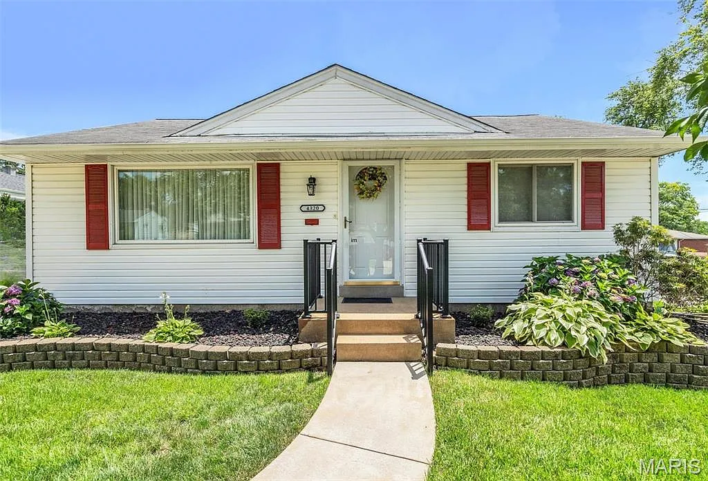 4320 Fatima Dr photo 1