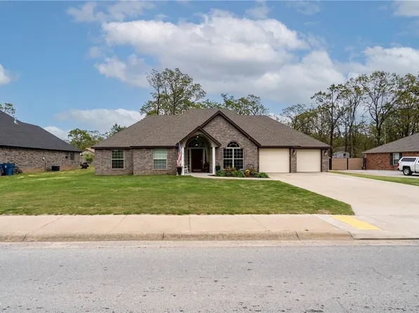 608 Pioneer Ln, Gentry, AR 72734