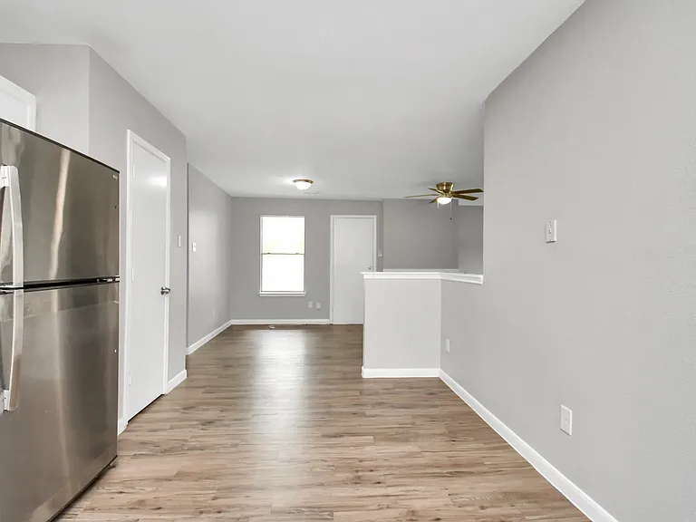 8106 Claiborne St — Photo 14