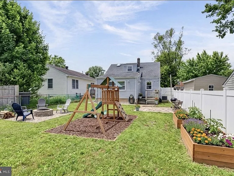 135 Keswick Ave — Photo 26