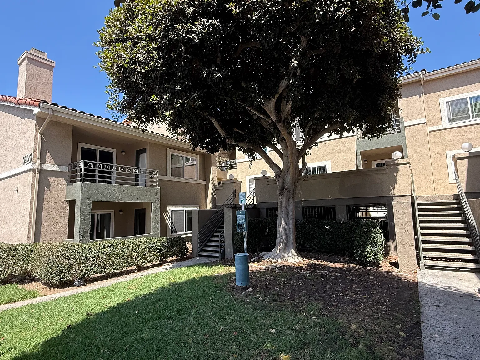 2 bed, 934 sqft, $2,950 — Photo 1