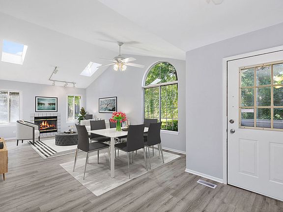 3rd image of 101 Brittany Dr #18A