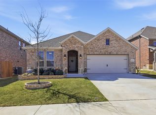 3223 Hunters Glen Dr, Aubrey, TX 76227