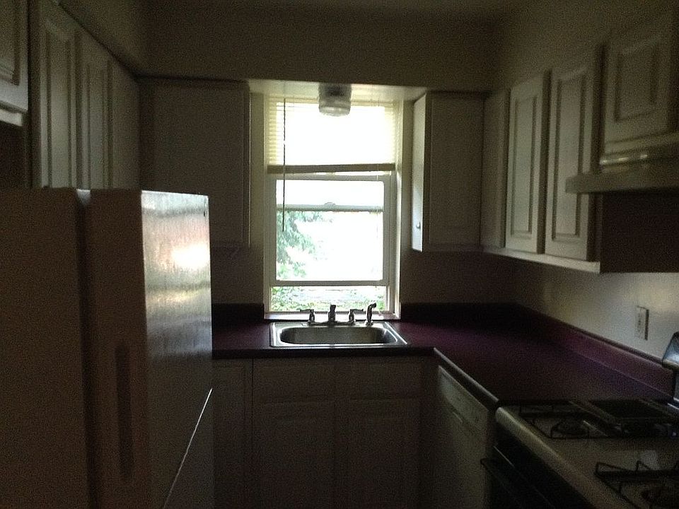 1st image of 4008-4010 W Belle Pl