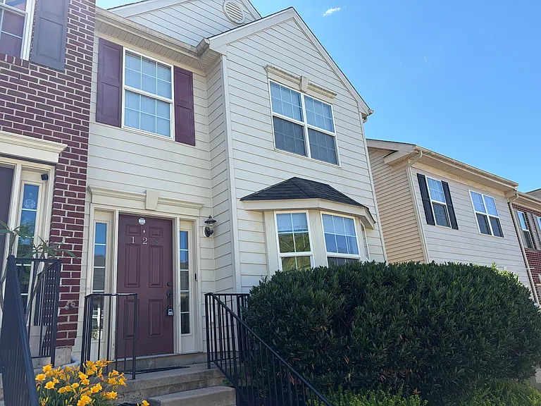 128 Cobbler Ln — Photo 2