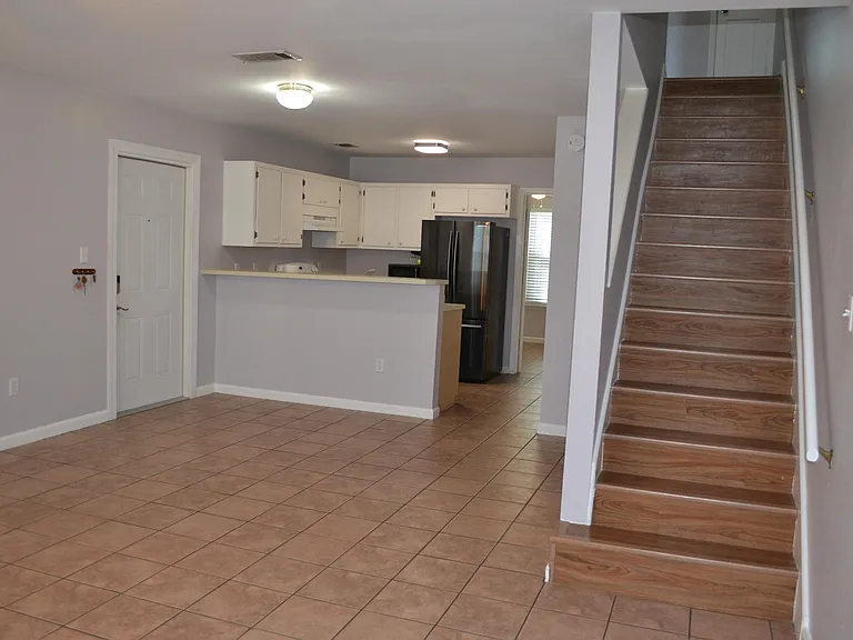 697 Timberwood Cir E — Photo 12