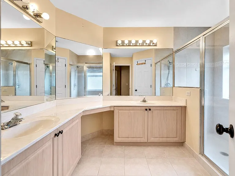 7145 Crescent Creek Way #7145 — Photo 6