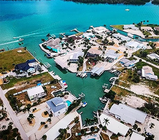 Gulf Blvd — Photo 1