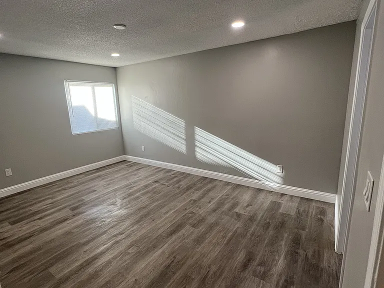 4713 Treanna Ave — Photo 7