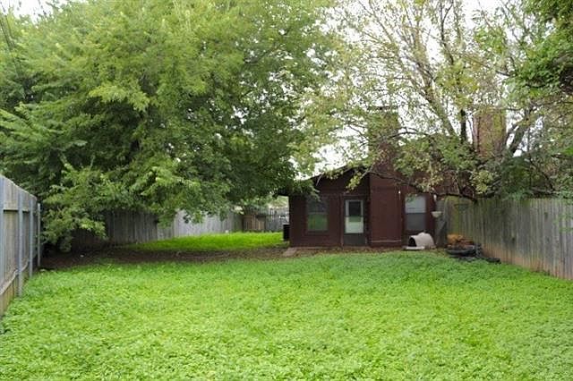 1st image of 1909 Townesouth Cir