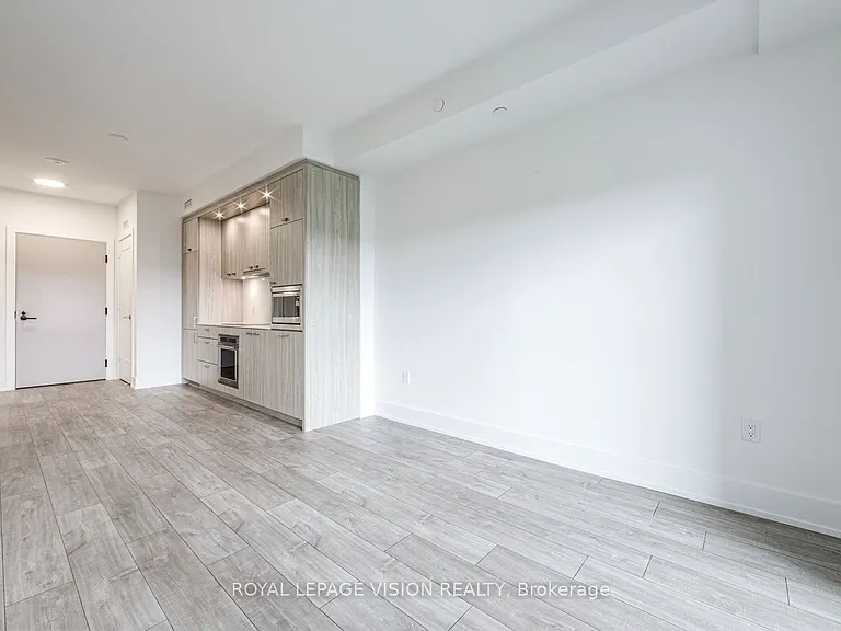 858 Dupont St #819 — Photo 14