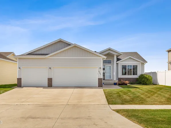 6281 18th St S, Fargo, ND 58104