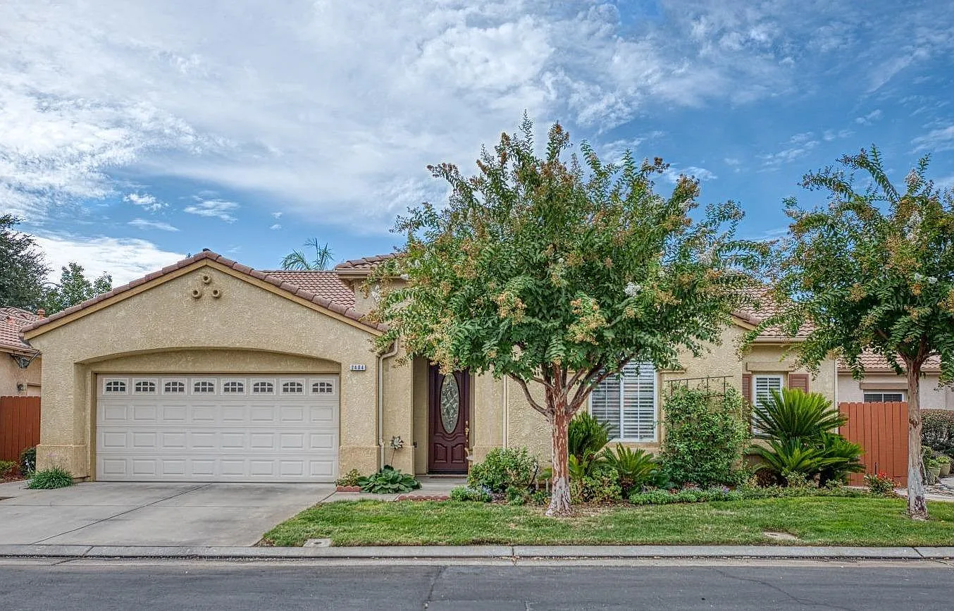 2404 E Marquise Ct photo 1