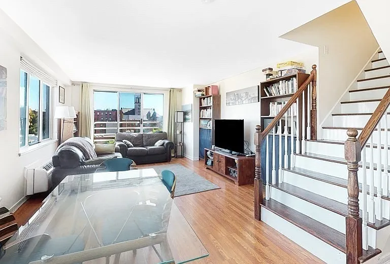 332 Franklin St #600 — Photo 1