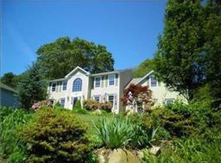 320 Wickham Rd, North Kingstown, RI 02852