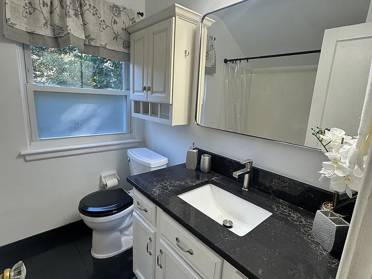 1940 Riverside Dr — Photo 22