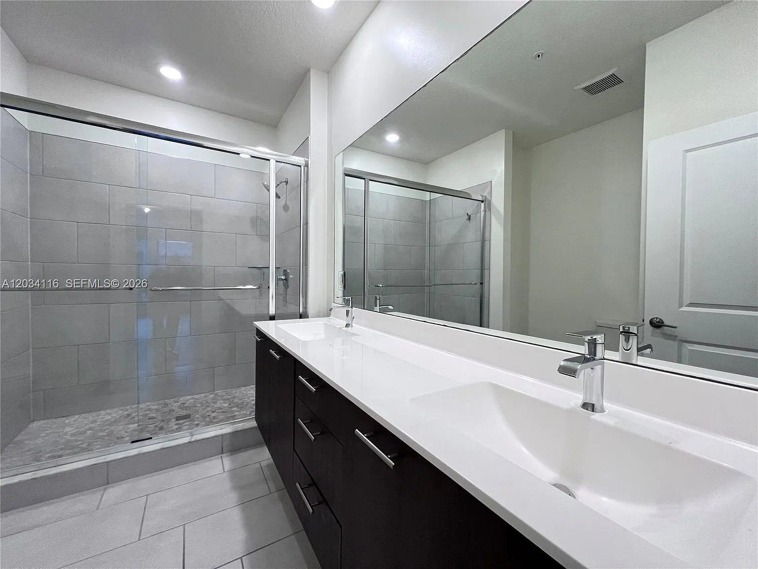 3 bed, 1120 sqft, $3,100 — Photo 4