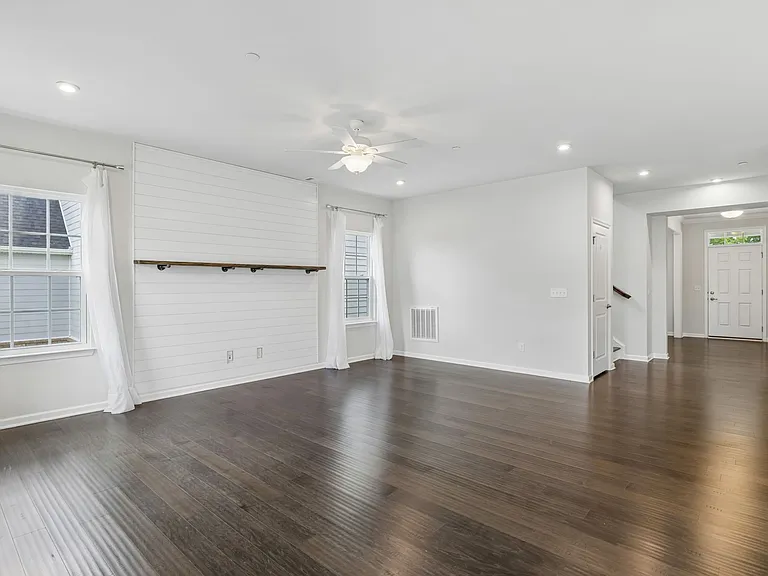 2030 Oglethorpe Dr — Photo 16