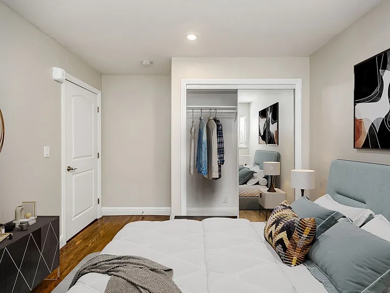 2385 Folsom — Photo 15