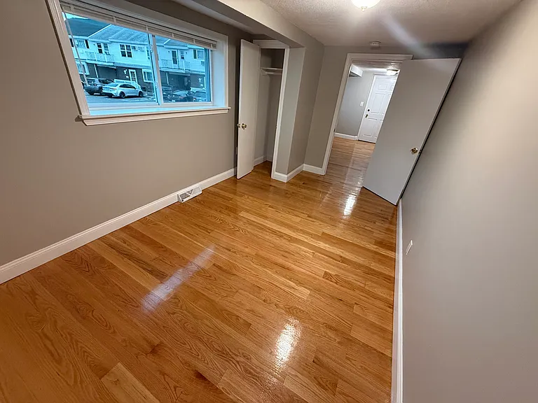 23 Roughan St #3 — Photo 6