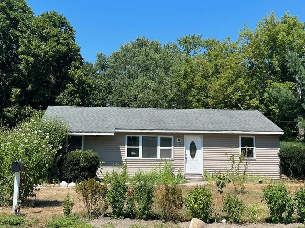 20 Philip St, Riverhead, NY 11901