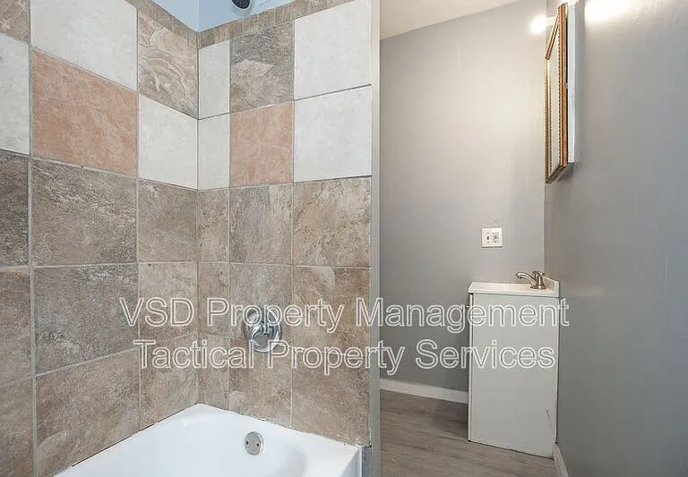 3651 E 55th St #3 — Photo 10