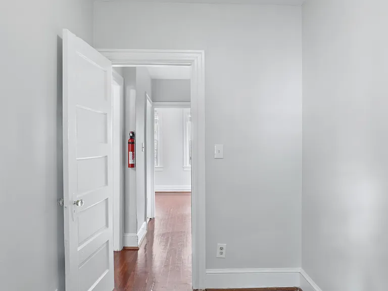 209 Douglas St NE — Photo 20