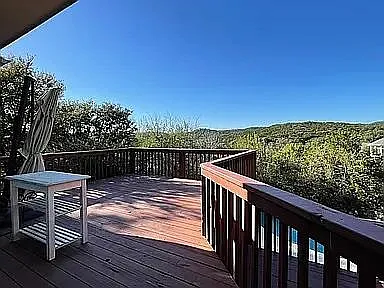 4 bed, 2.5 bath, 3069 sqft, $5,900 — Photo 4
