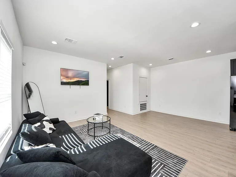 9732 Tuffly St #B — Photo 6