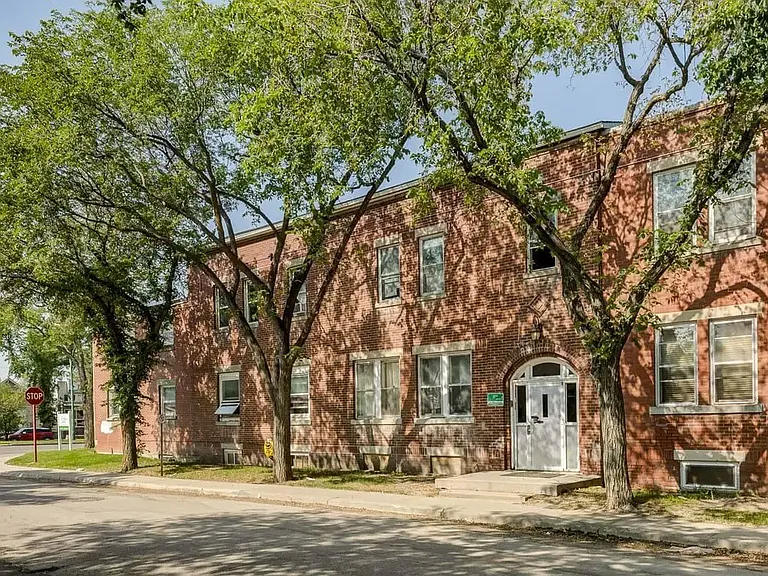 1602 Victoria Ave #2 — Photo 6