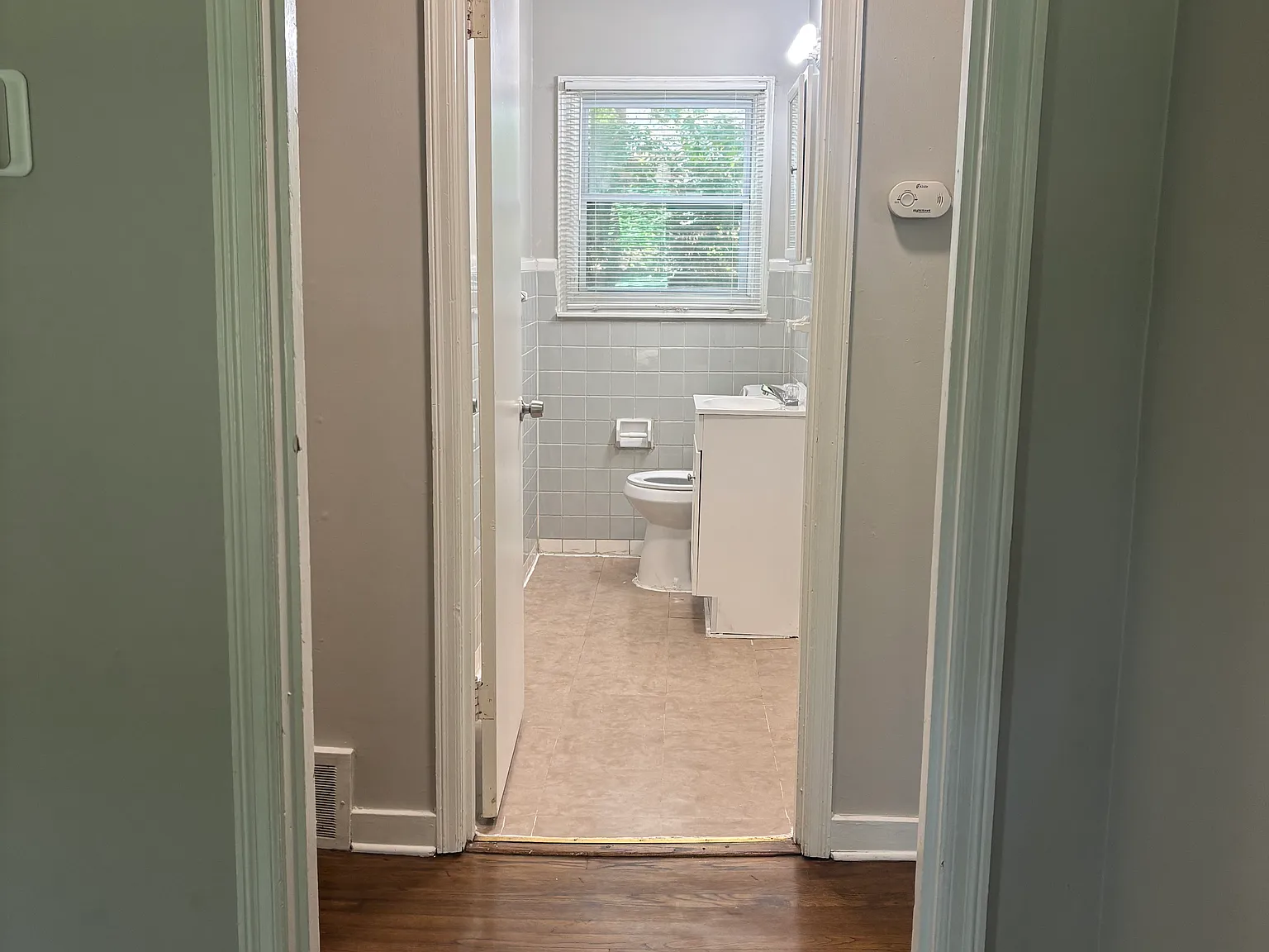 3 bed, 1.5 bath, 1215 sqft, $1,395 — Photo 4