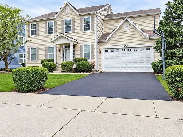 3042 Seekonk Ave, Elgin, IL 60124