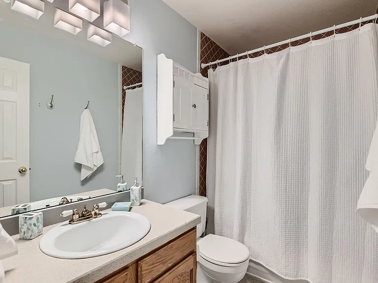 284 Dover Ct — Photo 18