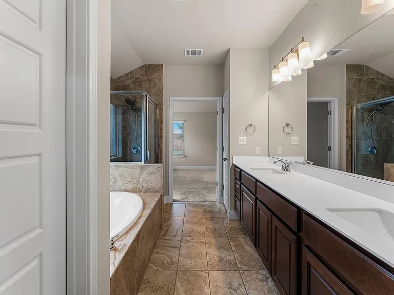 1104 Chad Dr — Photo 25