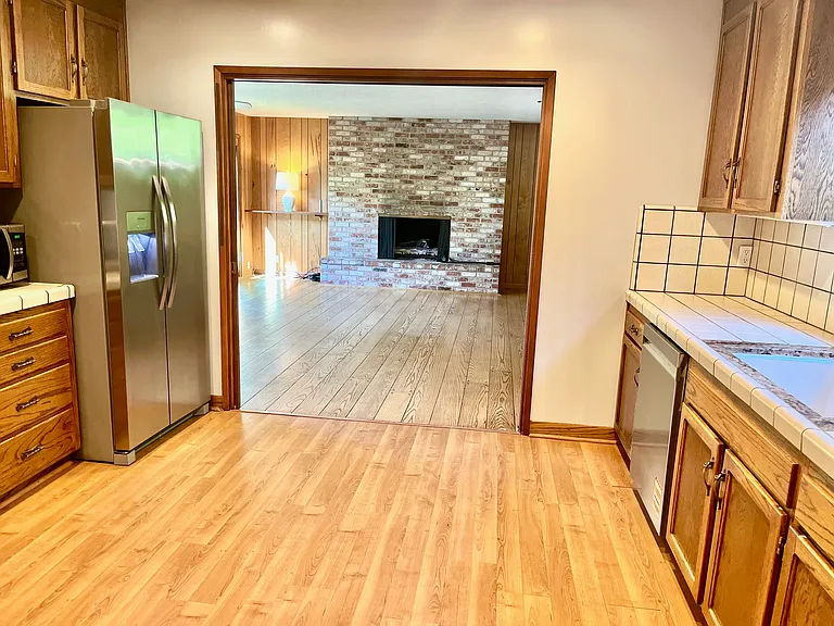 124 Lester Ln — Photo 5